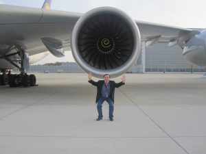 a380 engine airplane lufthansa