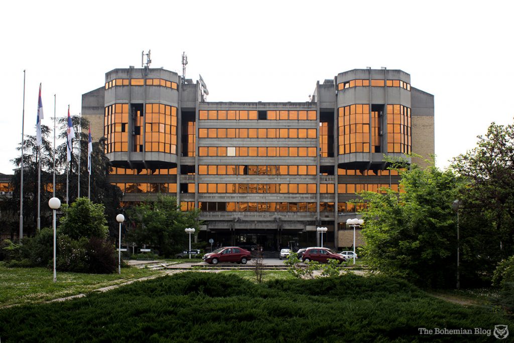 SIV 3 (Ljupko Ćurčić, 1975): An Administrative building in Novi Beograd that now houses the Belgrade Stock Exchange. belgrade bohemial blog